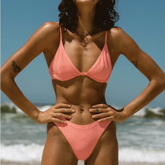 Billabong Other - Billabong Tanlines Reese Underwire Top